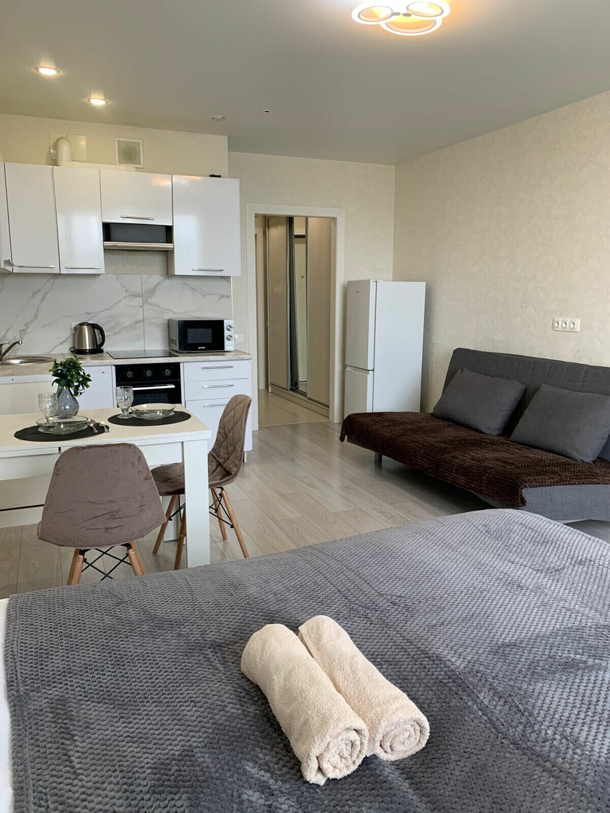 Апартаменты на Инициативной 7В (76)