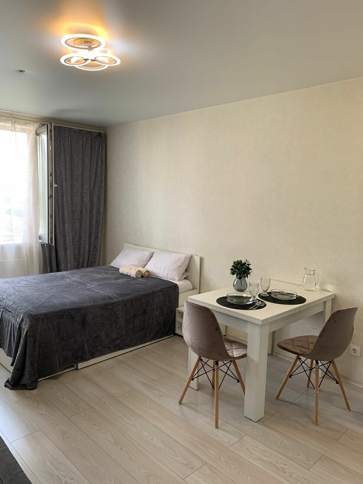 Апартаменты на Инициативной 7В (76)